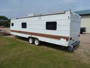 lot 10 image: 1997 Gulf Stream Cavalier Emergency RV