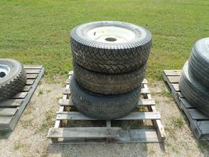 lot 16 image: Implement Trailer Tires & Rims