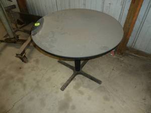 lot 22 image: Round Table 36 Black