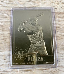 lot 501 image: 2000 Mike Piazza 22kt Gold MLB Baseball Card New York Mets