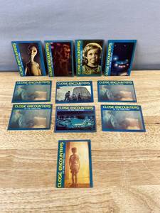 lot 504 image: 1977 Close Encounters of the Third Kind, 11 Trading Card Lot J