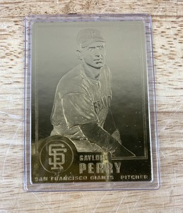 lot 507 image: 2000 Gaylord Perry 22kt Gold San Francisco Giants Baseball Card