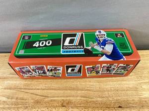 lot 524 image: 2022 Donruss NFL Football Cards with Rookies J