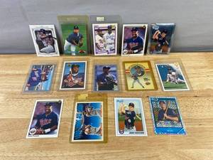 lot 529 image: Minnesota Twins Baseball Card Lot - Kirby Puckett, Paul Molitor and More J