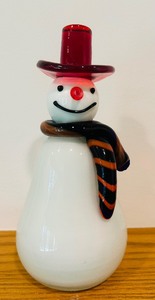 lot 28 image: Art Glass Snowman