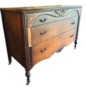 lot 72 image: Vintage Chest of Drawers
