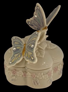 lot 45B image: MBR - Lenox Wings of Splendor Butterfly Porcelain Music Box with Certificate
