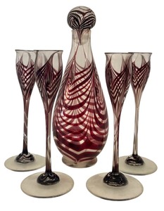 lot 46 image: DR - Vintage Nancy Freeman Pulled Feather Art Glass Cordial Set with Decanter