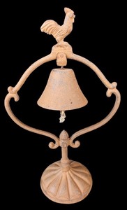 lot 101 image: G - Vintage Cast-Iron Rooster Dinner Bell, 18 Inch Decorative Garden Bell