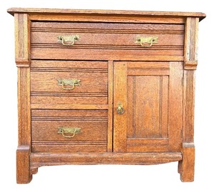 lot 105 image: G - Vintage Oak Commode Table with Three Drawers and Cabinet