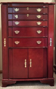 lot 128 image: MBR - Deluxe Vintage Jewelry Armoire with Drawers and Side Necklace Doors