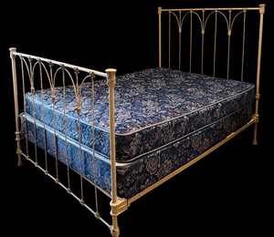 lot 130 image: BR2 - Vintage Metal Bed Frame with Headboard and Footboard, 54 Inch Length
