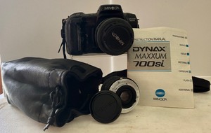 lot 190A image: Minolta Dynax Maxxum 700si Vintage 35mm Camera Bundle with Lenses and Manual
