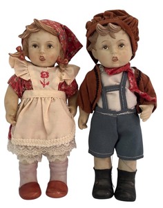 lot 191 image: DR - Set of 2 Vintage Hansel and Gretel 10 Inch Porcelain Dolls