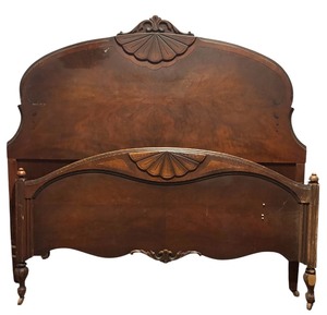 lot 206 image: G - Vintage Wooden Headboard and Footboard Set with Ornate Carved Details