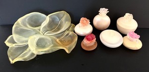 lot 187 image: K - Lalique FIORILU Perfume Vanity Set with Frosted Glass Flowers, 14-Inch Tray