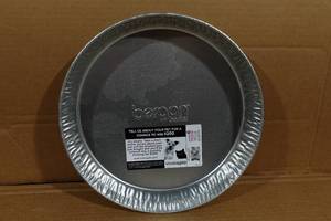 lot 82 image: Bergan 3 Quart Galvanized Food Pan for Pets