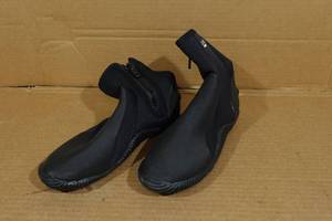 lot 97 image: Cressi Minorca 3mm Neoprene Adult Anti-Slip Sole Boots - Size 10