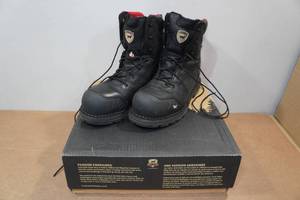 lot 12 image: Irish Setter Edgerton XD Mens 8 Work Boots Style 83898 - Size 11