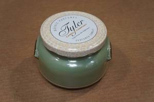 lot 27 image: Tyler Candle Co 22oz Hippie Chick Candle