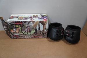 lot 43 image: Toklat Simple Boots - Size 3