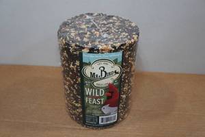 lot 45 image: Mr Bird Wild Bird Feast 4lb Cylinder