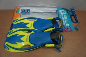 lot 59 image: Cressi Kids Snorkeling Fins - SM