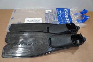 lot 101 image: Cressi Rondinella Snorkel Fins - 5.5-6.538-40