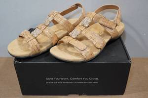 lot 158 image: Vionic Amber Womens Orthotic Sandals - Size 7