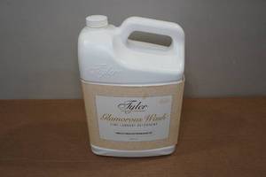 lot 168 image: Tyler Candle Co Glamorous Wash Fine Laundry Detergent - High Maintenance