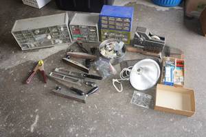 lot 205 image: Assorted Organizers and Tools - Rasps, Fasteners