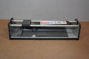 lot 192 image: 13 Tile Cutter