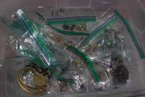 lot 177 image: Assorted Costume Jewelry