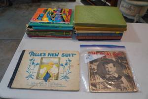 lot 23 image: Books - Batman, Jungle Book, Daniel Boone, Curious George