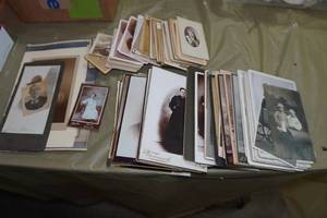 lot 30 image: Assorted Vintage Photographs