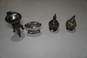 lot 142 image: 4 Vintage Lighters