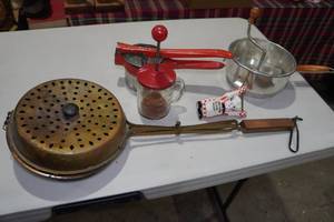 lot 145 image: Assorted Vintage Kitchenware - Popcorn Popper, Potato Ricers