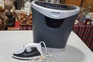 lot 146 image: Paper Shredder and Iron