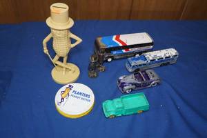 lot 178 image: Planters Peanuts Collectibles and Greyhound Die Cast Replicas