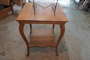 lot 185 image: Square Side Table