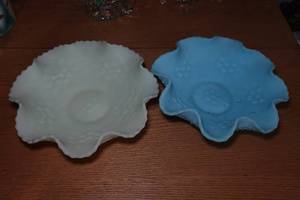 *2* Fenton Glass Bowls