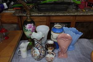 lot 51 image: Assorted Vases