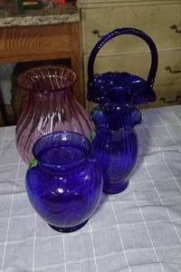 lot 59 image: 3 Glass Vases