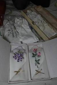 lot 69 image: Assorted Vintage Gloves