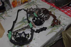 lot 78 image: Vintage Lantern Holders