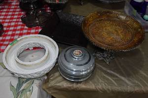 lot 85 image: Assorted Serving Dishes