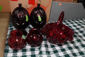 lot 98 image: Red Glass Pieces