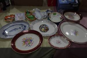lot 162 image: Assorted Serving Plates and Dishes