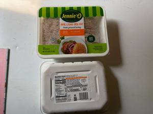 lot 120 image: BB. 2x 3lbs Jennie.O Ground Turkey