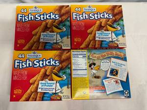 lot 141 image: G. 4x 44ct FisherBoy Fish Sticks